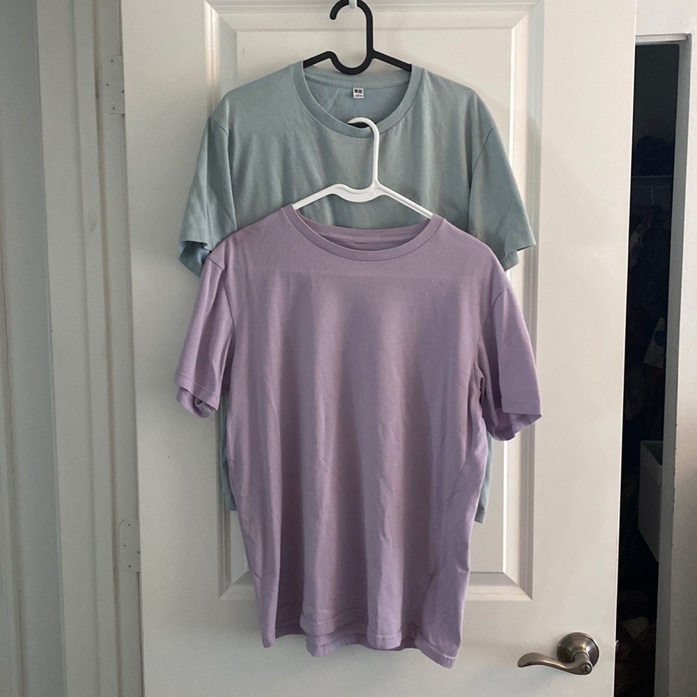 UNIQLO Men’s T-Shirts (2)